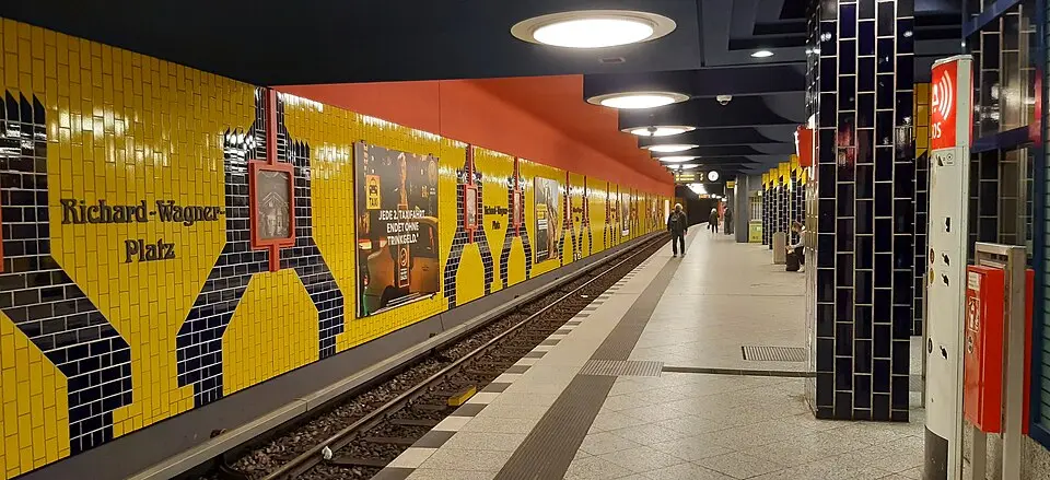 Richard-Wagner-Platz metro station