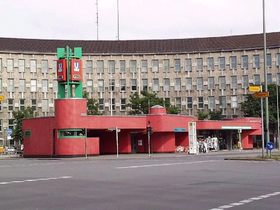 U-Bahnhof Fehrbelliner Platz