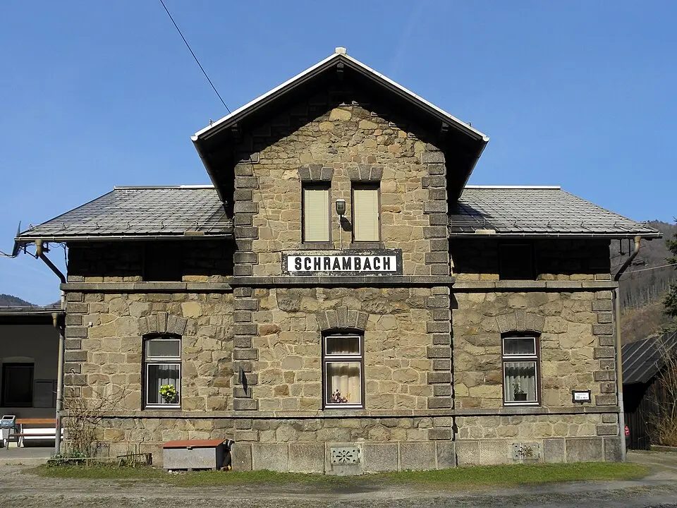 Aufnahmsgebäude Bahnhof Schrambach