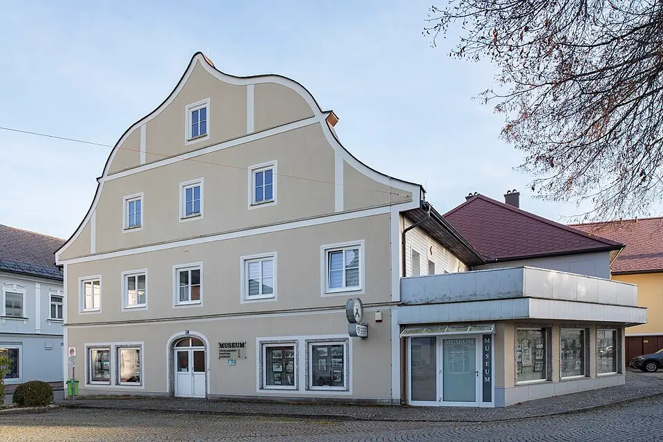 Bild: Thomas Ledl · CC BY 4.0 Uhrmacher und Heimatmuseum Vöcklamarkt
