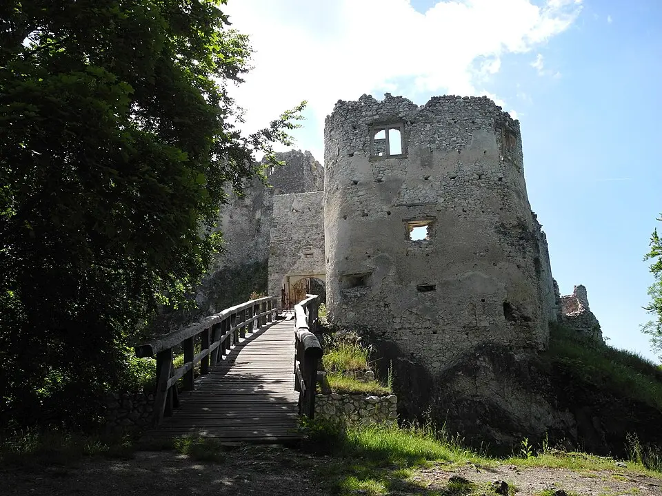 Uhrovské Podhradie