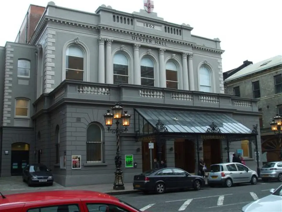 Image: Kenneth Allen · CC BY-SA 2.0 Ulster Hall