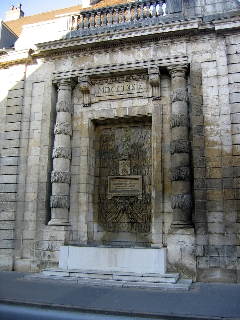 fontaine Attiret