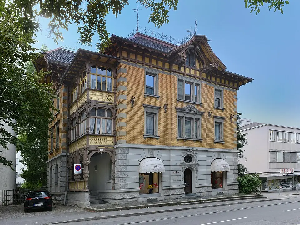 Wohn- und Geschäftshaus