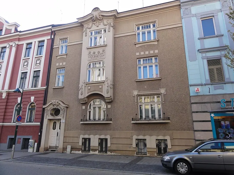 Wohn- und Geschäftshaus