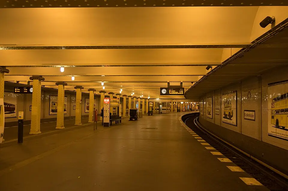 U-Bahnhof Klosterstrasse