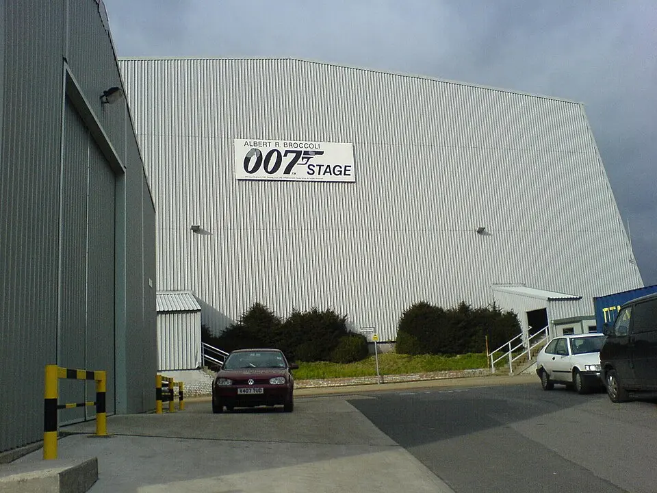 007 Stage