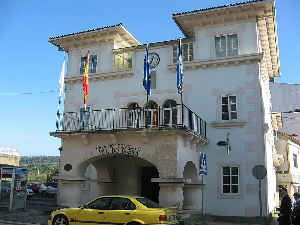 Image: http://gl.wikipedia.org/w/index.php?title=User:Lameiro · CC BY-SA 3.0 Val do Dubra