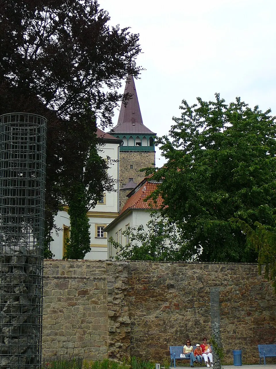 Městské opevnění s Valdickou bránou