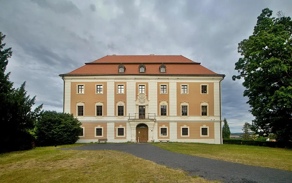 zámek Valeč