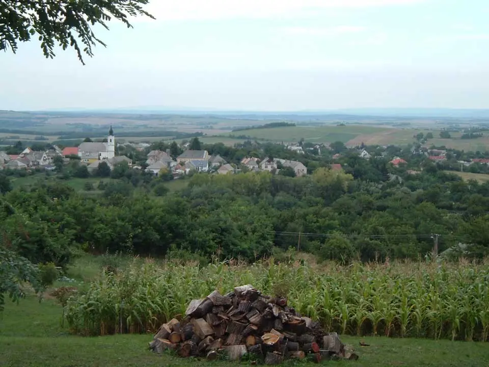 Image: Darinko · Public domain Bakonynána