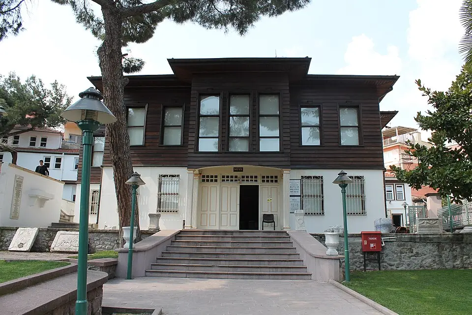 Immagine: Ollios · CC BY-SA 3.0 Balıkesir Kuvay-ı Milliye Müzesi