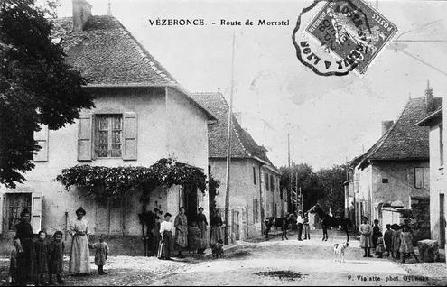Image: F. Vialatte · Public domain Vézeronce-Curtin