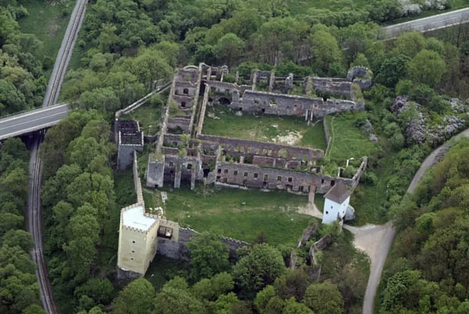 Vígľašský zámok, palác hradný
