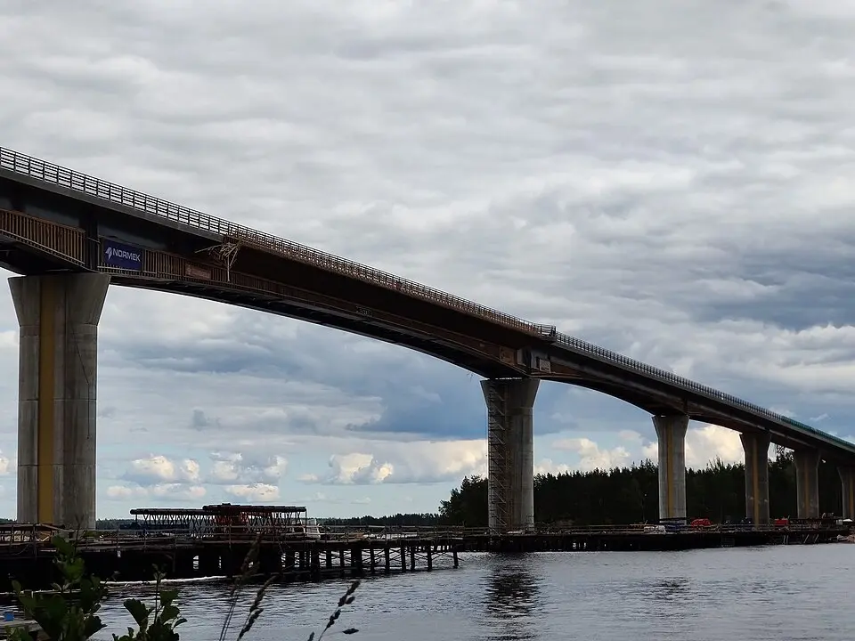 Vekaransalmi bridge