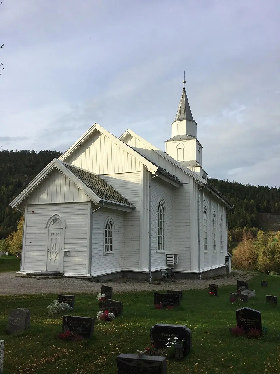 Vemundvik kirke