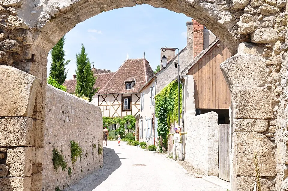 Image: Harrie Gielen · CC BY-SA 3.0 Verneuil-en-Bourbonnais