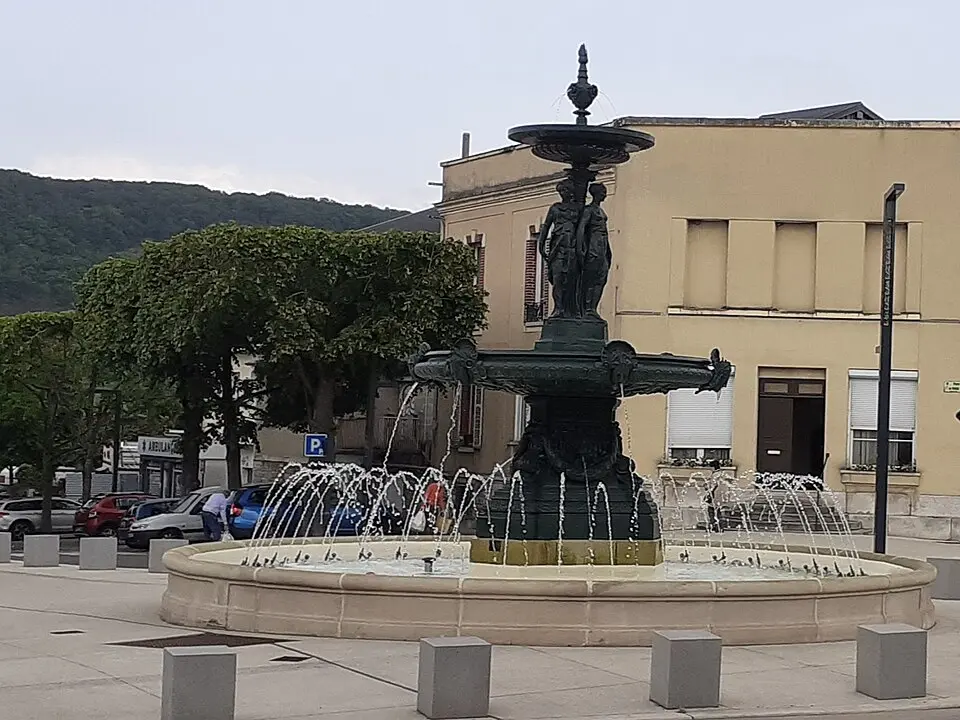 fontaine Chérence