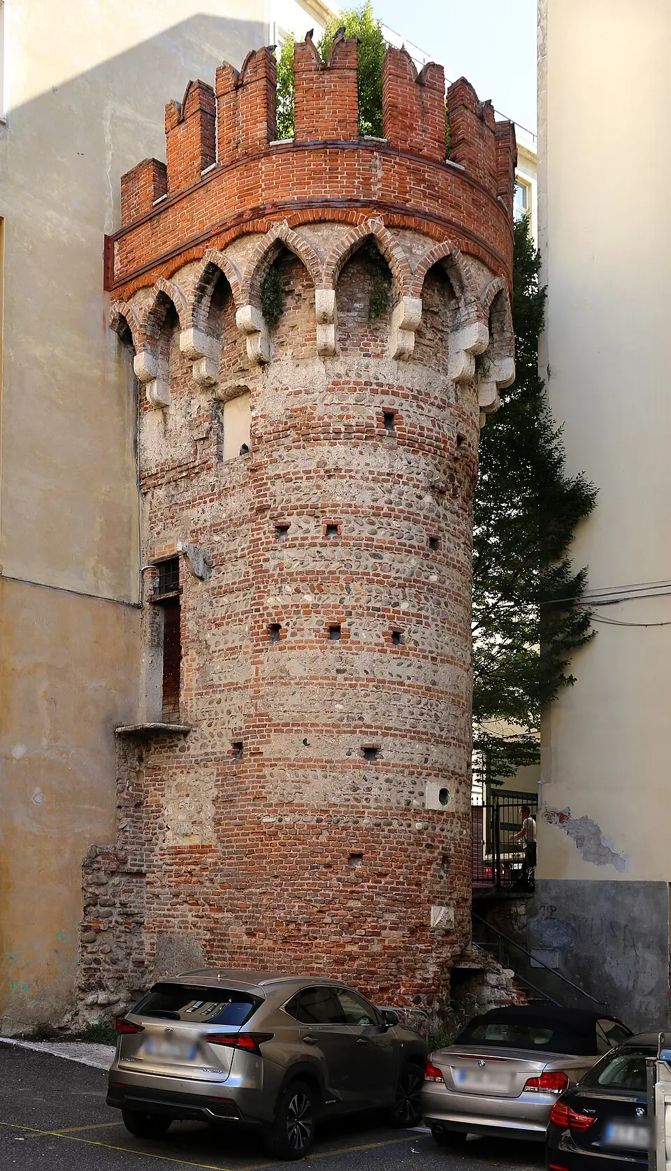 Torrione in piazza dei Mutilati