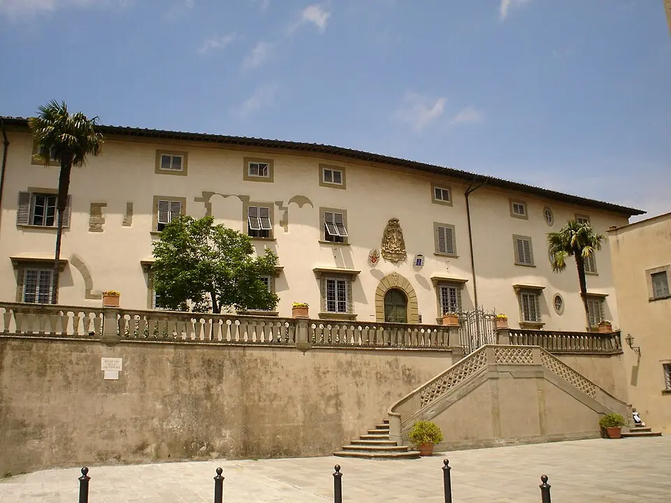 Mis en ligne par: Ettore Timi · CC BY 2.5 Palazzo Vescovile