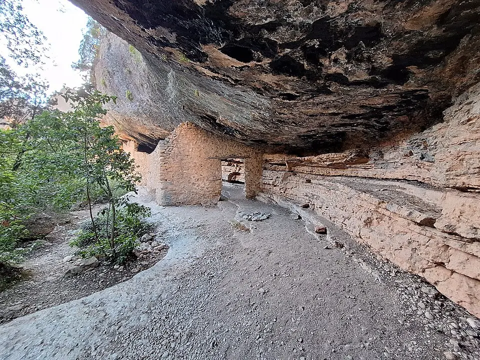 Immagine: Pere López Brosa · CC BY-SA 4.0 balma de Sant Bartomeu de Fraguerau