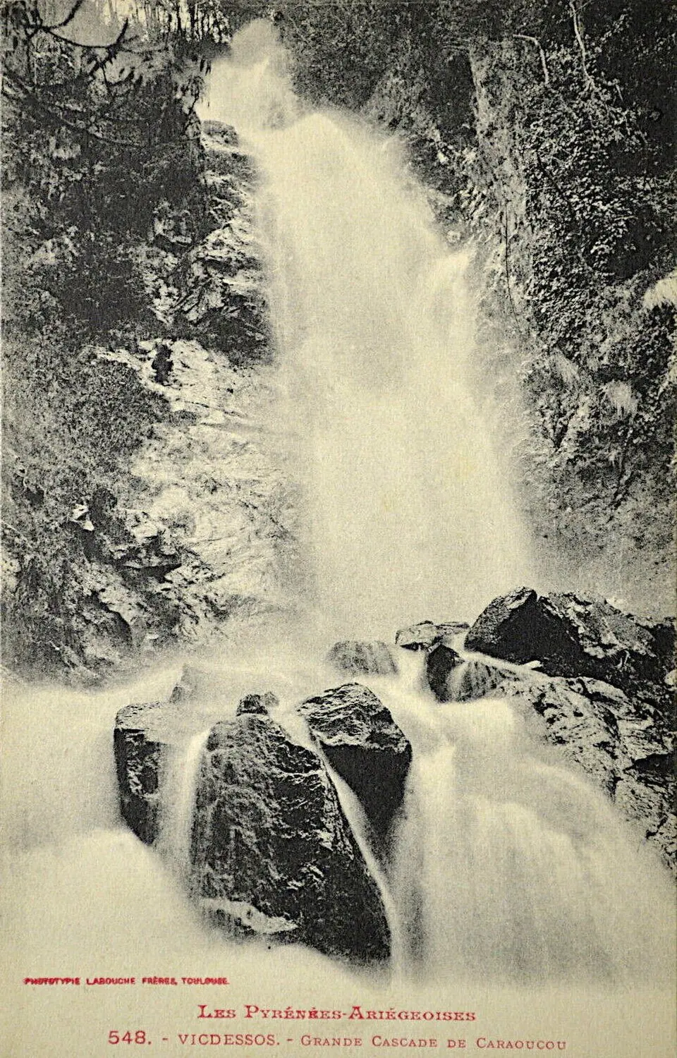 Slika: Labouche (Collotype) · Public domain cascades de Caraoucou