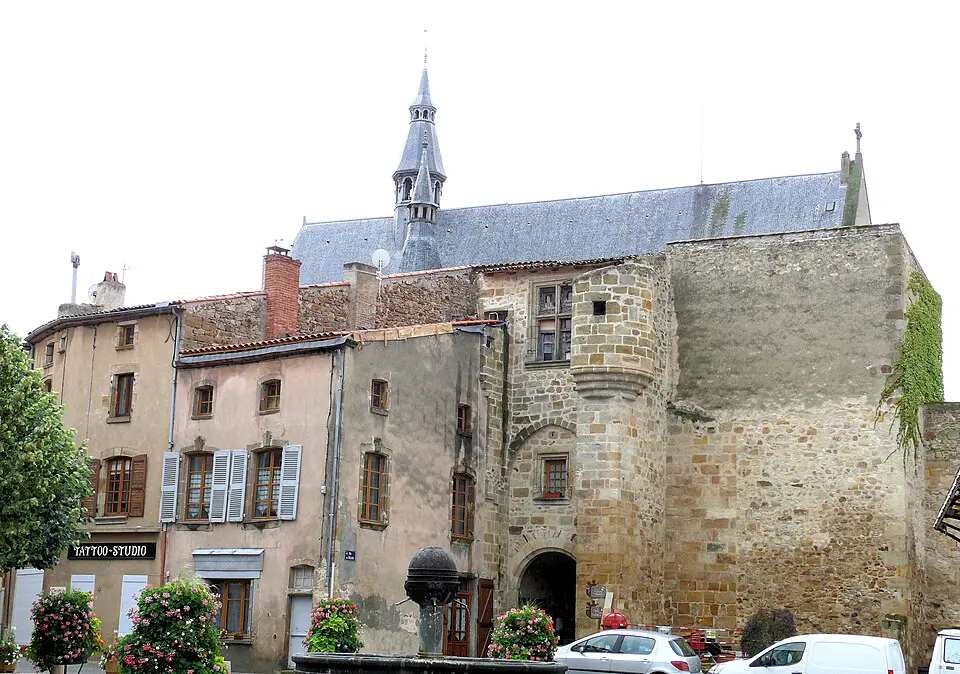palais des comtes d'Auvergne