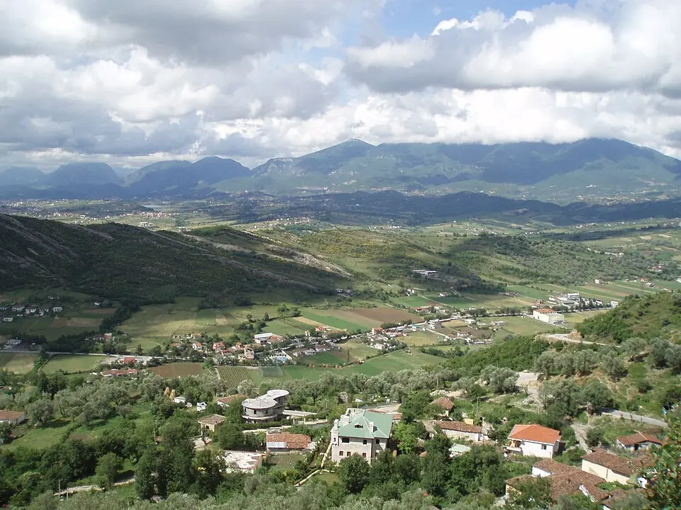 Komuna Petrelë