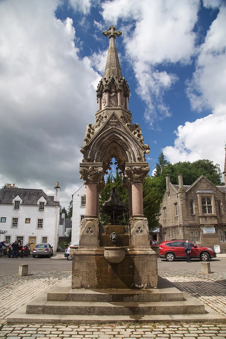 Monument to 6th Duke of Atholl, The Cross, Dunkeld