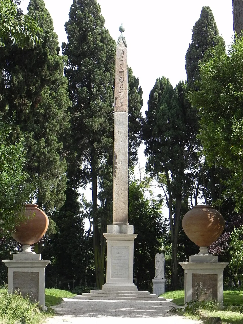 obelisco di Villa Celimontana