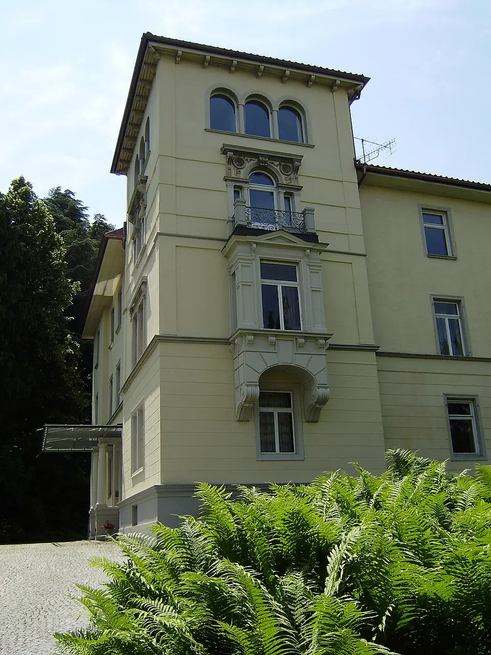 Bild: Horst F. Freudenberger (talk) · CC BY-SA 3.0 AT Villa Schwerzenbach, heute Schülerheim