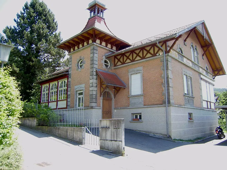 Villa Sonnenhügel und Gartenmauer