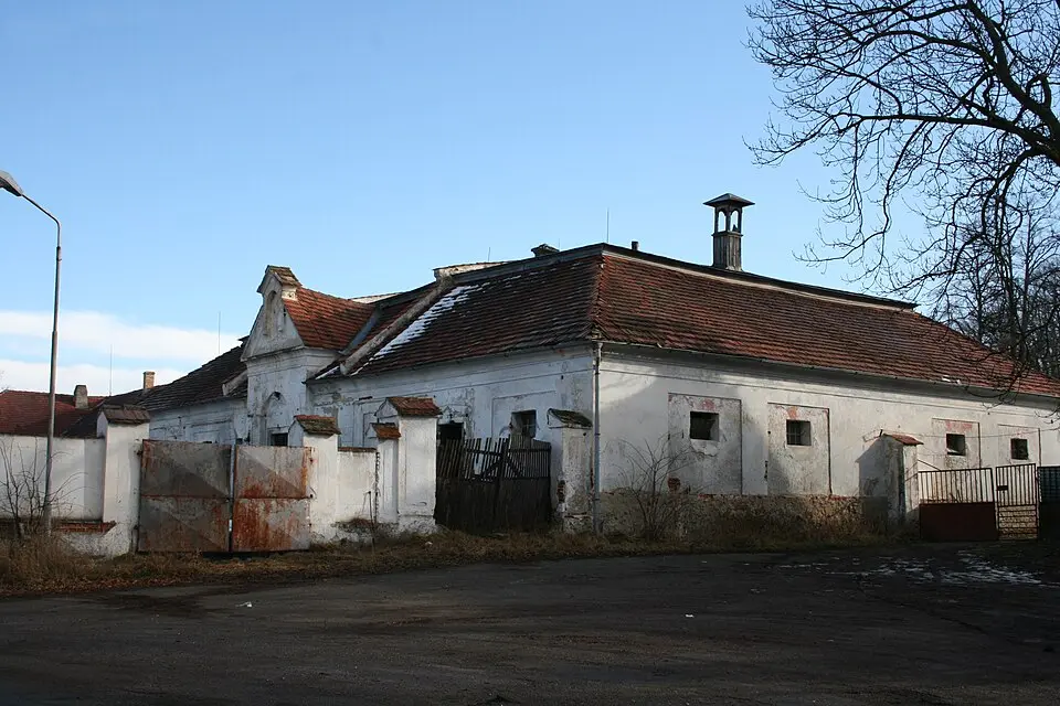 Bzí