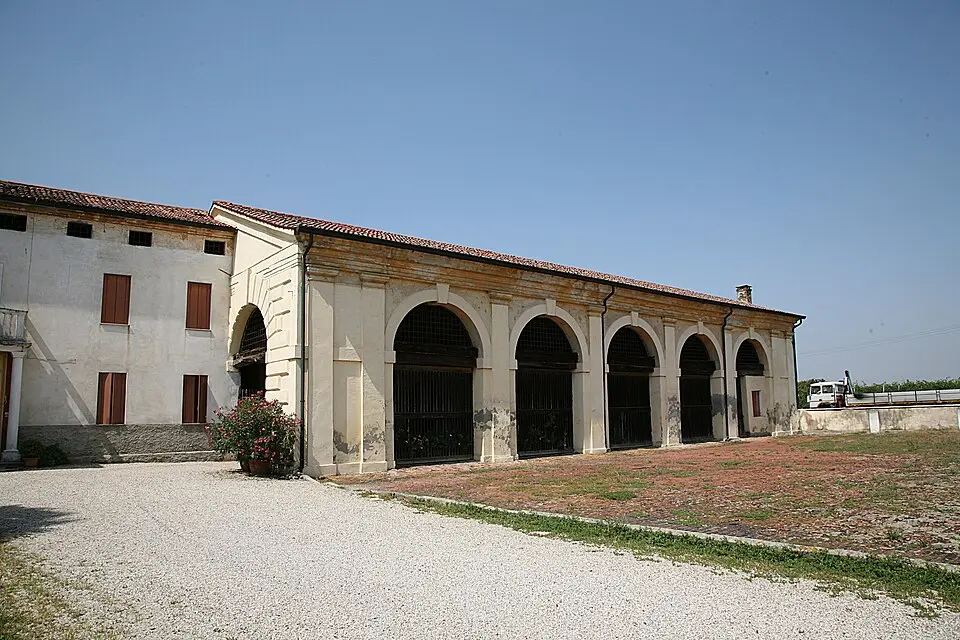 Barchessa di Villa Thiene