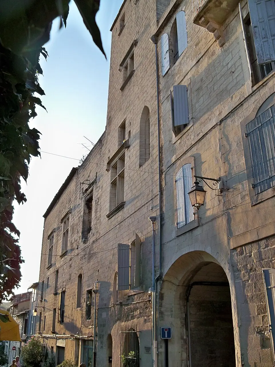 Image: Véronique PAGNIER · CC BY-SA 3.0 palais du cardinal de Giffon