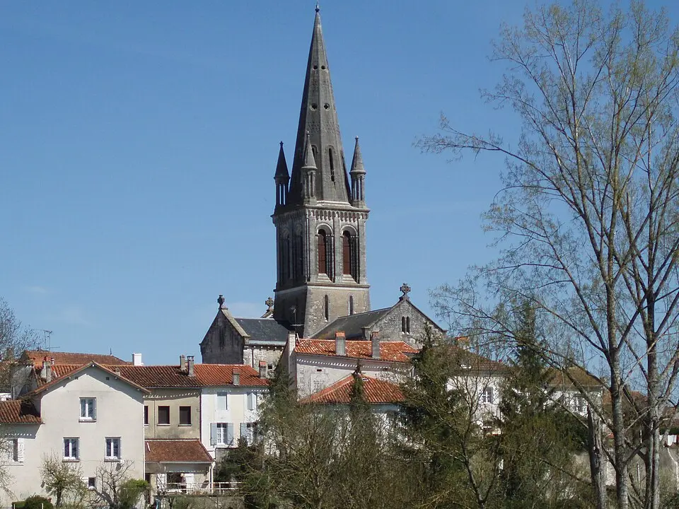 Mis en ligne par: Drolexandre · CC BY-SA 2.5 Villetoureix
