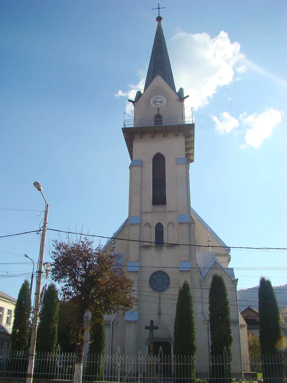 Biserica romano-catolică „Ioan și Ana” din Vișeu de Sus