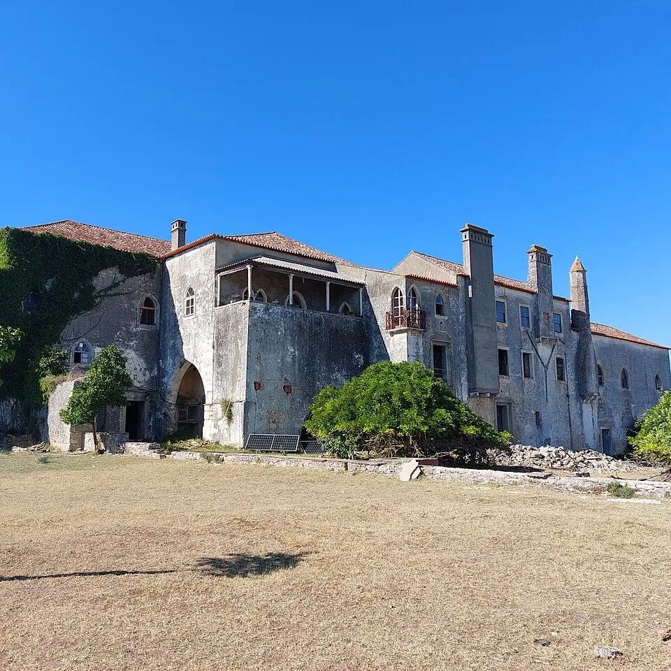 Paço do Infante D. Pedro, incluindo a capela e o celeiro