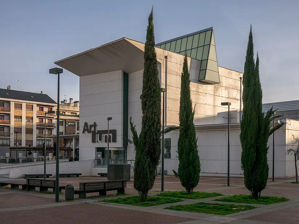 Museo de Arte Contemporáneo del País Vasco-Artium Museoa