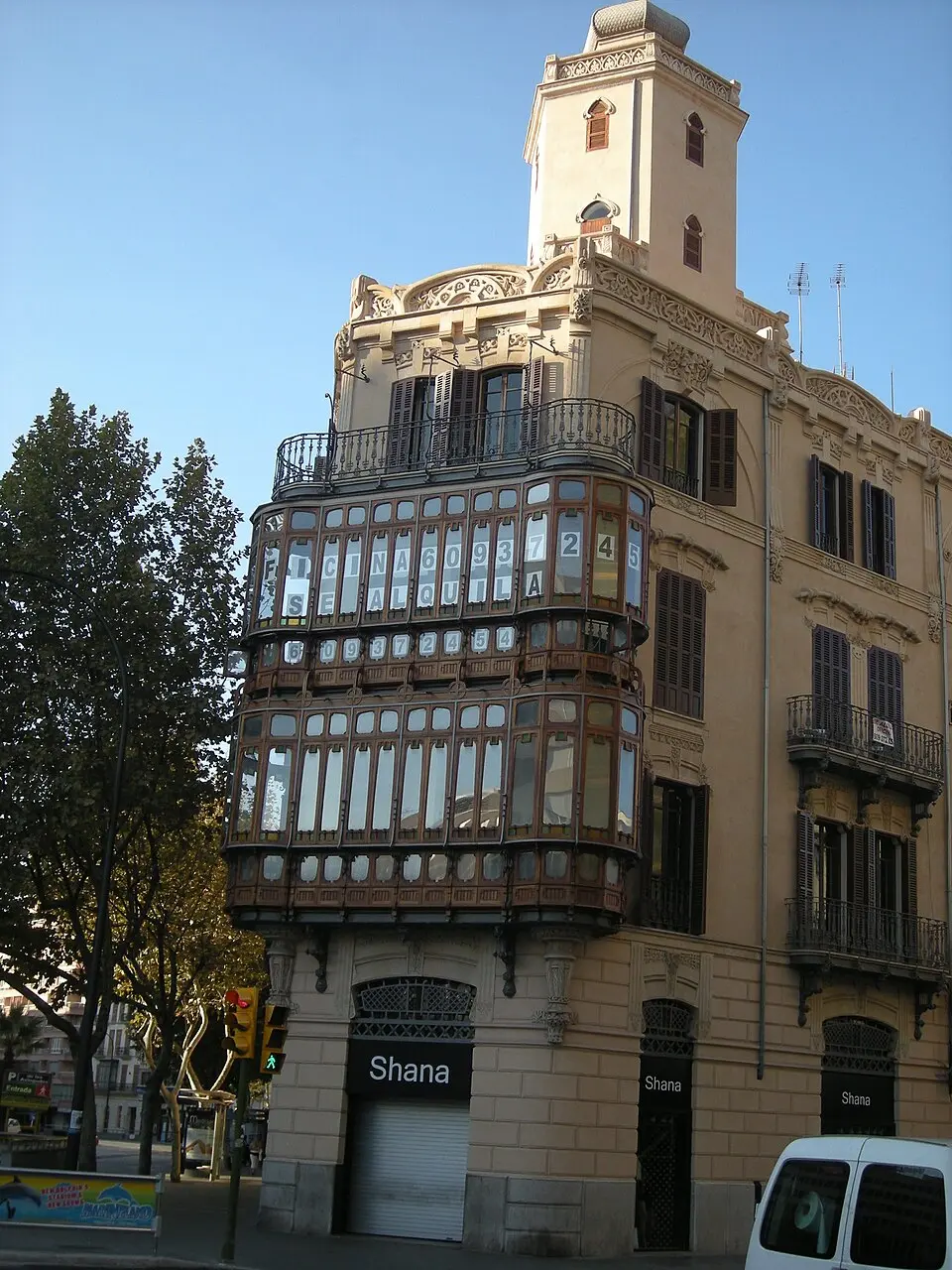 Edificio de viviendas Bar Triquet