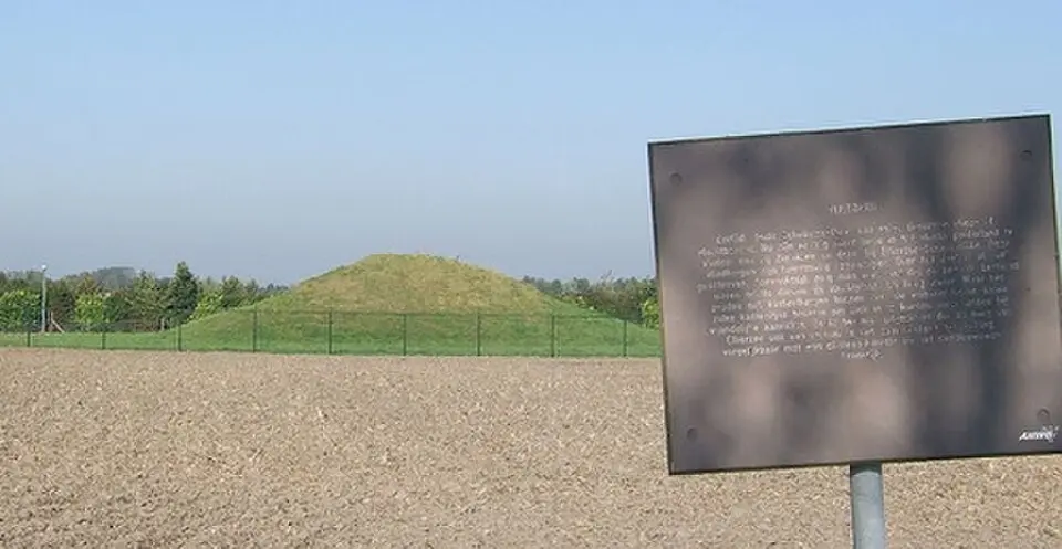 Terrein waarin een vluchtberg/kasteelberg