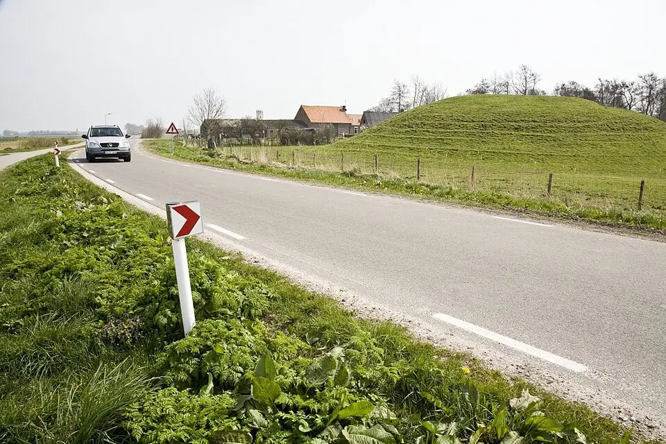 Terrein waarin een vluchtberg/kasteelberg