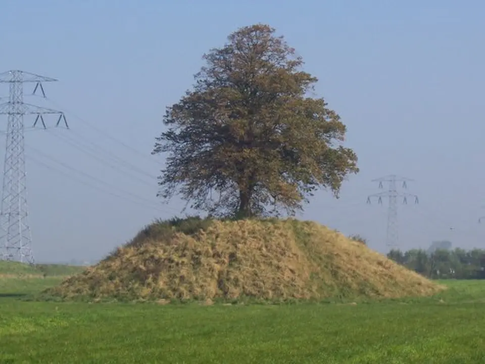 Terrein waarin een vluchtberg/kasteelberg