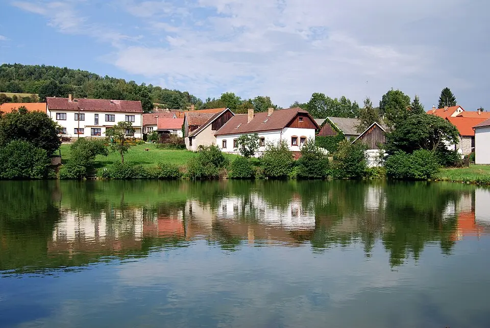 Bild: Richenza · CC BY-SA 3.0 Obec Vlksice