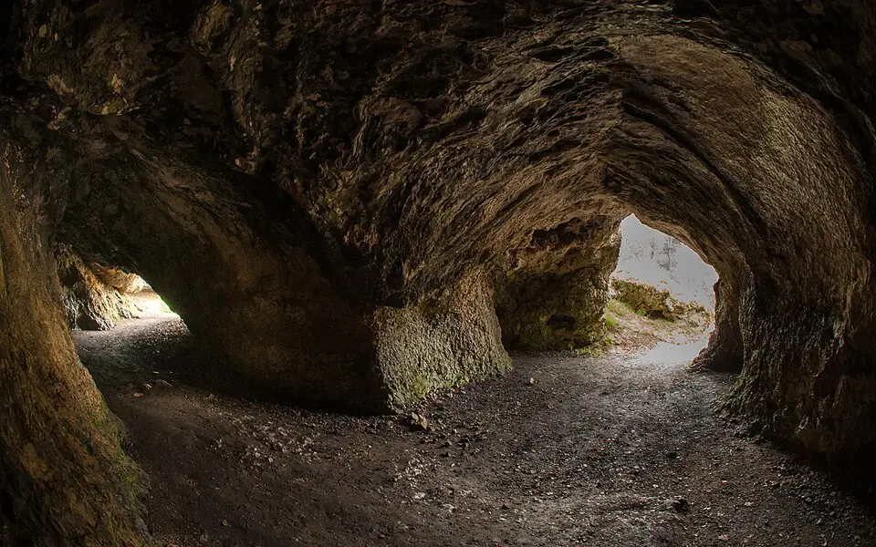 Bild: Thilo Parg · CC BY-SA 3.0 Vogelherdhöhle