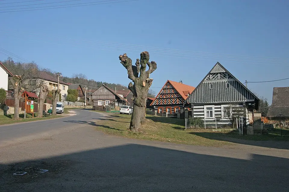 Podhorní Újezd a Vojice