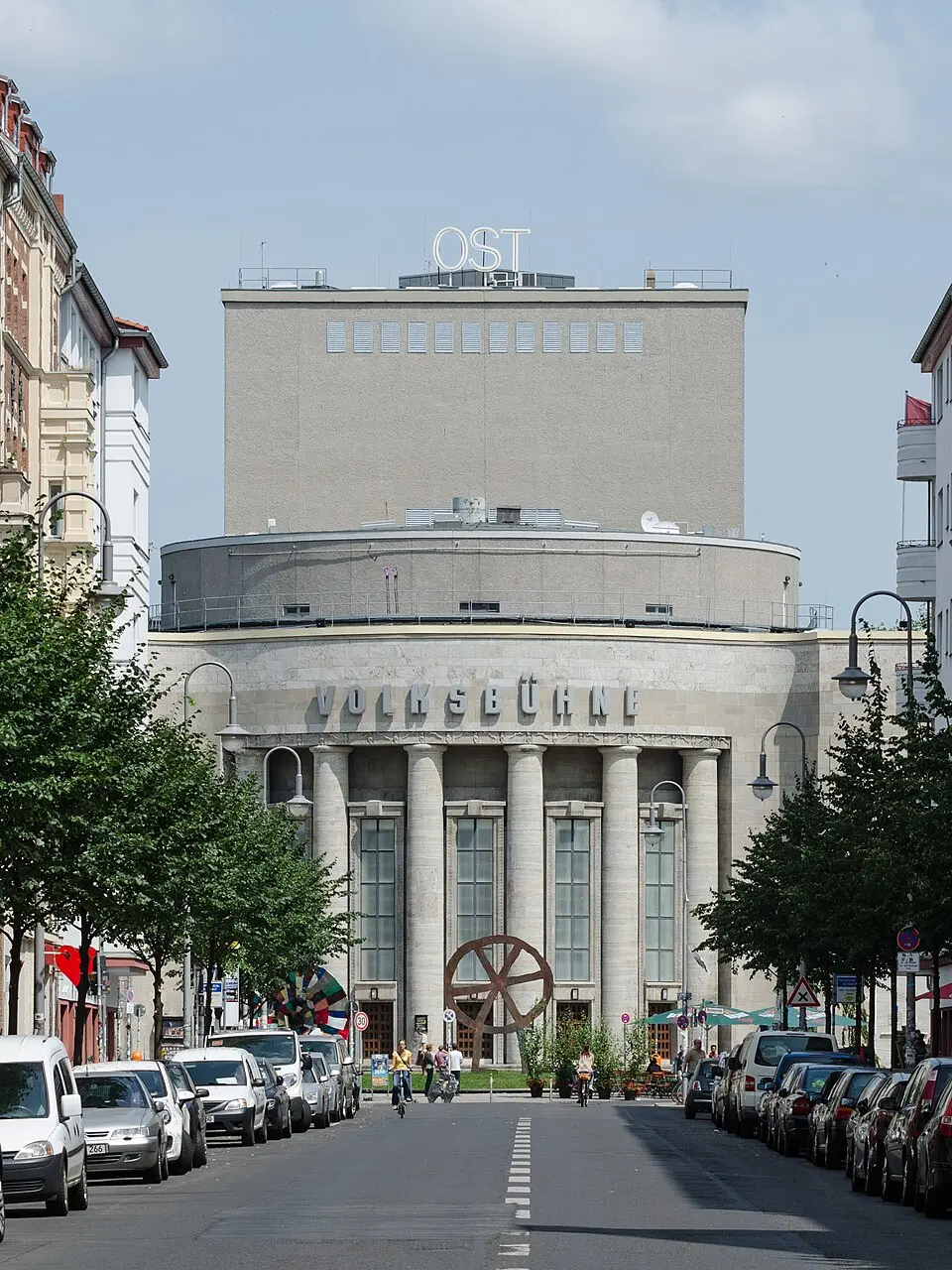 Volksbühne am Rosa-Luxemburg-Platz