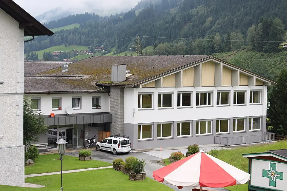 Volksschule mit Kultursaal