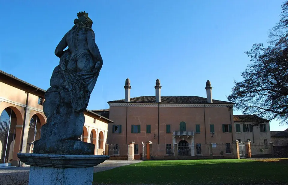 Palazzo Gonzaga-Guerrieri