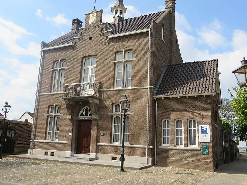 Image: Rosemoon · CC BY-SA 3.0 Streekmuseum Stevensweert/Ohé en Laak
